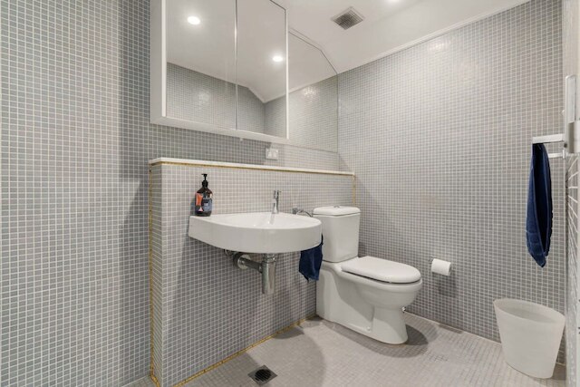 プールサイド アパートメント オポジット レッドファーン パーク