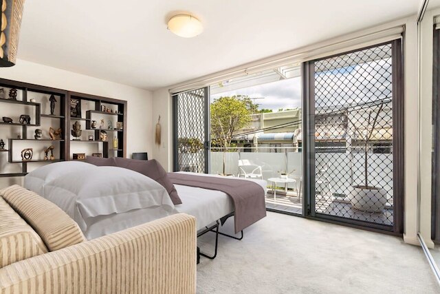 プールサイド アパートメント オポジット レッドファーン パーク