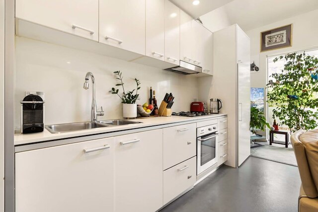 プールサイド アパートメント オポジット レッドファーン パーク