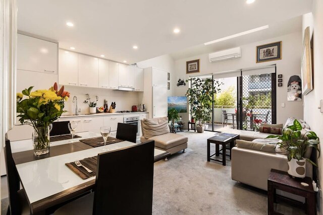 プールサイド アパートメント オポジット レッドファーン パーク