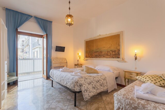 ゴールデン アンド シルバー アパートメント