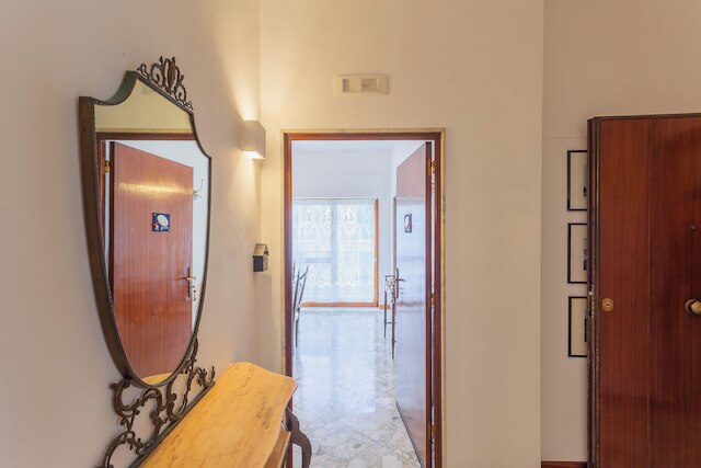 ゴールデン アンド シルバー アパートメント