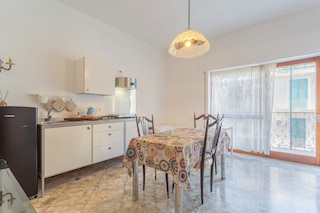 ゴールデン アンド シルバー アパートメント