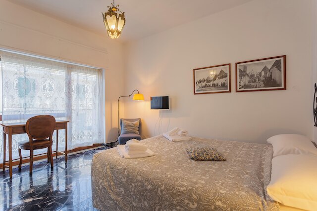 ゴールデン アンド シルバー アパートメント