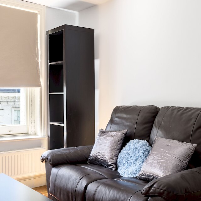 コージー スタジオ イン アールズ コート フラット 17