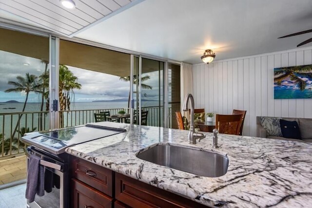 カマオレナル, #504^ 2 ベッドルームコンド バイ レッドオーニング