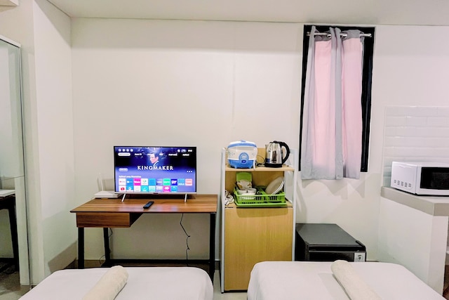 モダン スタジオ (ノー キッチン) アット バンダラヤ - タラサ シティ マカッサル アパートメント