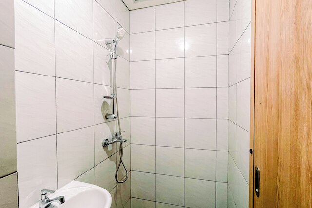 モダン スタジオ (ノー キッチン) アット バンダラヤ - タラサ シティ マカッサル アパートメント