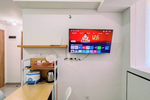 コージー 1BR (ノーキッチン) アット バンダラヤ - タラサシティ マカッサル アパートメント