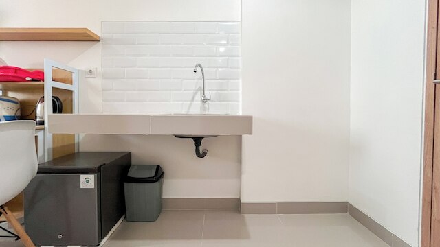 コージー アンド シンプリー スタジオ (ノーキッチン) バンダラヤ - タラサシティ マカッサル アパートメント