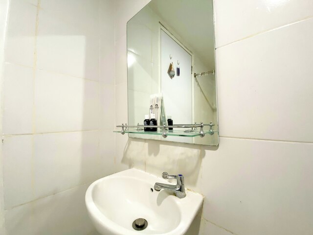 コージー アンド ミニマリスト スタジオ パルトロウシティ アパートメント