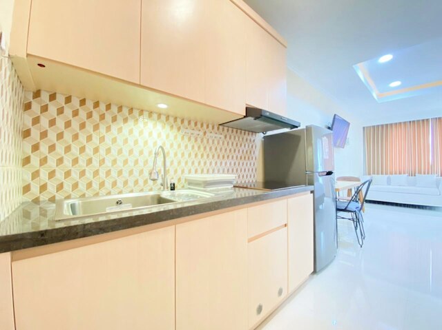 ホーミー アンド コンフォート ステイ スタジオ セントラランド セマラン アパートメント