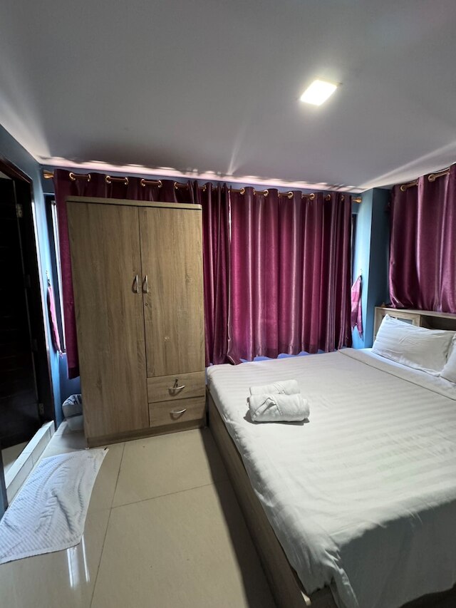 オーキッド イン アット SKV 3