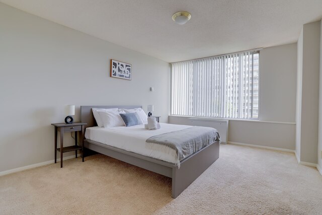 アウェサム 2 ベッドルーム コンドミニアム クリスタルシティ