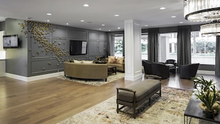 アウェサム 2 ベッドルーム コンドミニアム クリスタルシティ