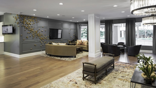 アウェサム 2 ベッドルーム コンドミニアム クリスタルシティ