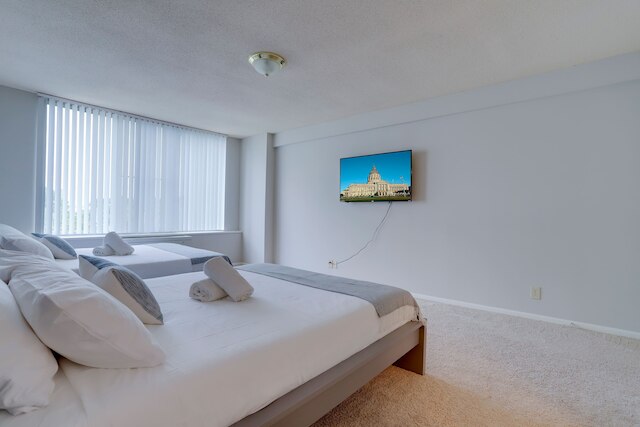 アウェサム 2 ベッドルーム コンドミニアム クリスタルシティ