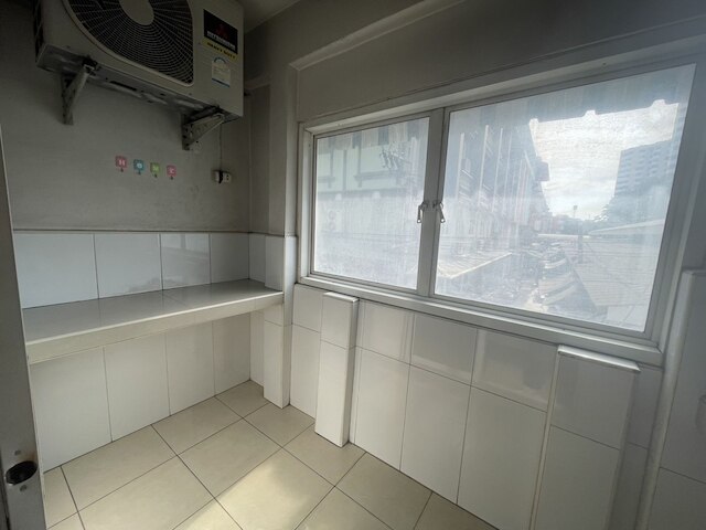 OYO 75494 プレジデント アパートメント