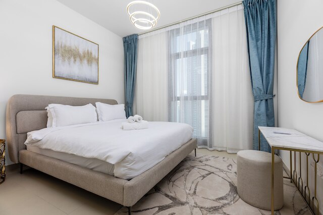 ウェーブス - ブルジュ クラウン タワー