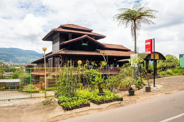 キャピタル O 2640 コテージ GS ルマ カユ シャリア