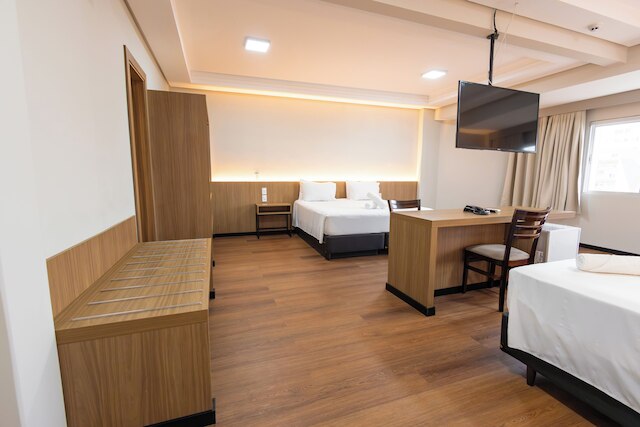 ホテル エヴォラ バイ レデ サグレス