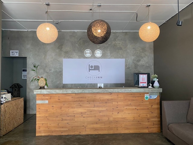 チェックイン エクスプレス クチン