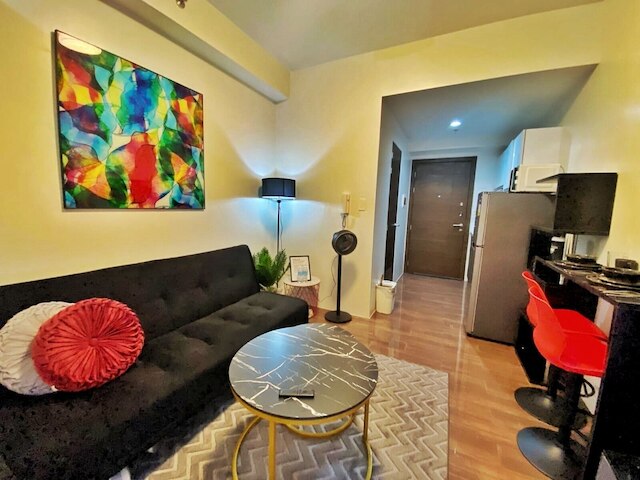 サンセット ビュー アット エア レジデンス マカティ