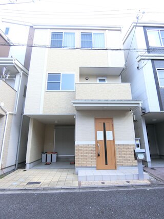 eRapos House Imamiya