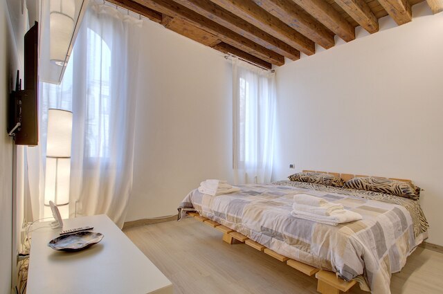 STUA リアルト-マーケット