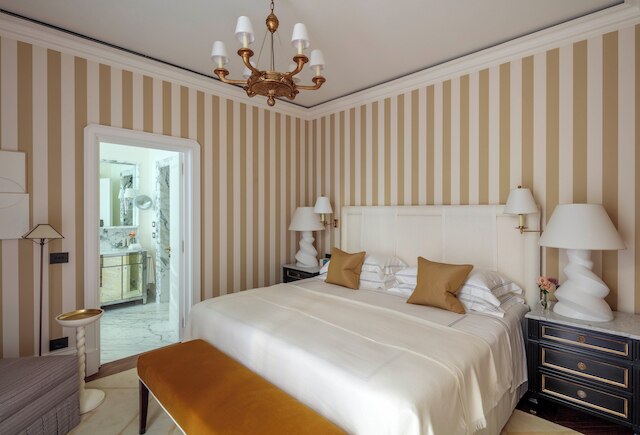 ロッコ フォルテ ハウス ヴィア マンゾーニ ミラン