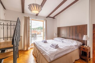 ヤナーチコヴォ ナーブジェジ - リバーサイド レジデンス