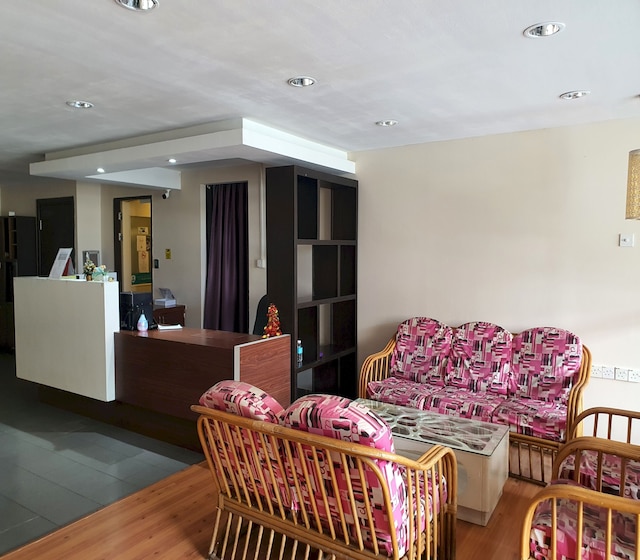 SPOT ON 90984 Gn ホームステイ