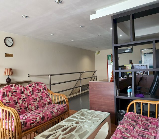 SPOT ON 90984 Gn ホームステイ