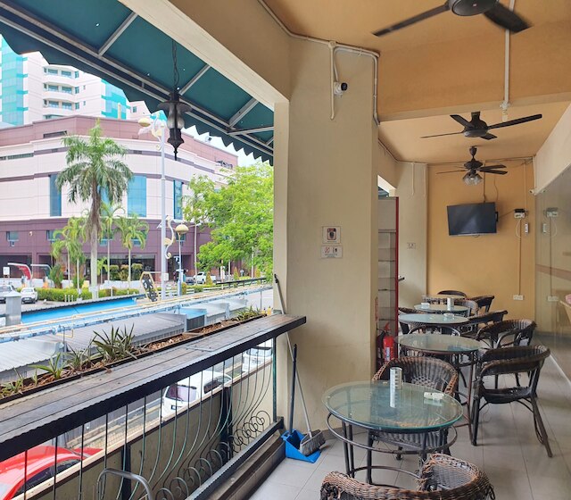 SPOT ON 90984 Gn ホームステイ