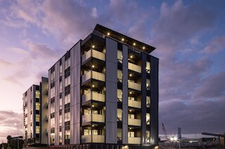 エンフィールド ラックス- ブランド ニュー アパートメント