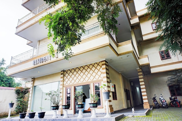 スーパー OYO レジデント- K シャリア