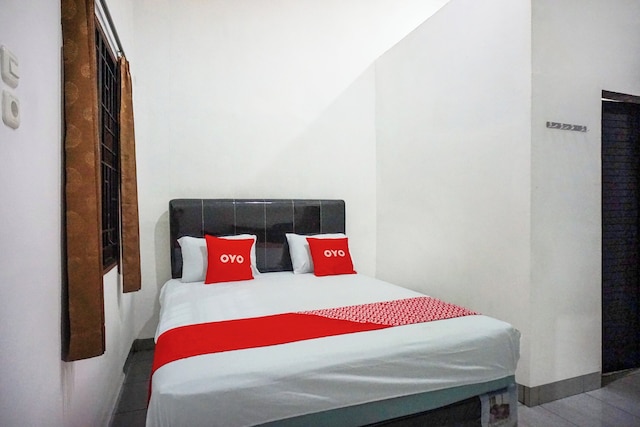 スーパー OYO レジデント- K シャリア