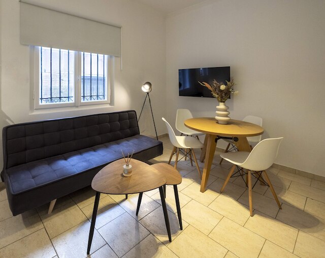 フェドラス リビング: アテネ スタジオズ エンジェル