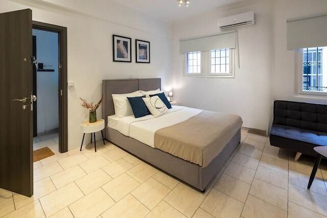 フェドラス リビング: アテネ スタジオズ エンジェル