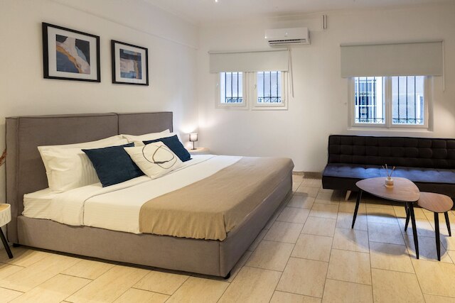 フェドラス リビング: アテネ スタジオズ エンジェル