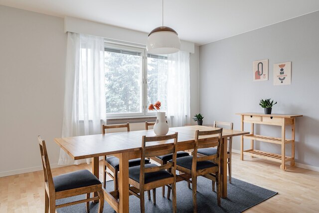 スペーシャス 3ベッドルーム アパートメント イン カレヴァ