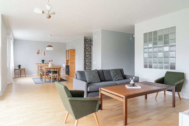 スペーシャス 3ベッドルーム アパートメント イン カレヴァ