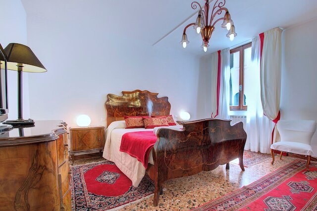 マルコ カナル-ビューズ