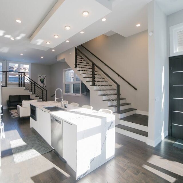 マグニフィセント ニューホーム ウィズ 8 ベッド フリーパーキング