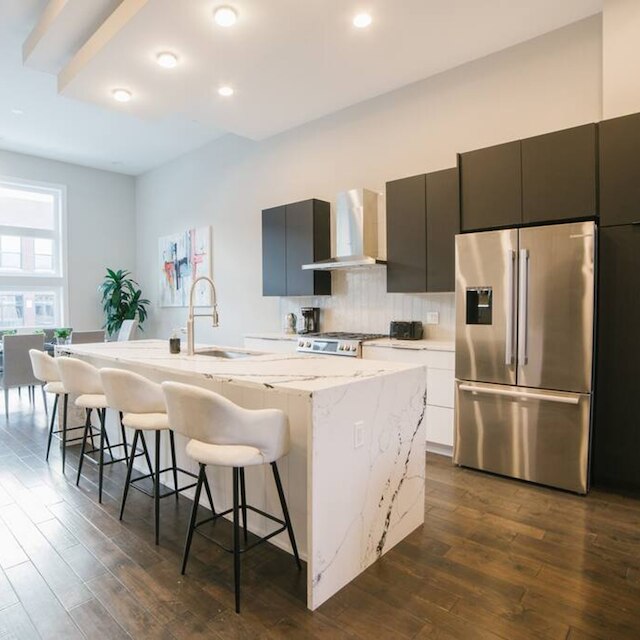 マグニフィセント ニューホーム ウィズ 8 ベッド フリーパーキング