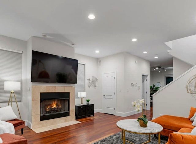 ラグジュアリアス 8 ベッド リトリート ステート オブ ザ アート シアター