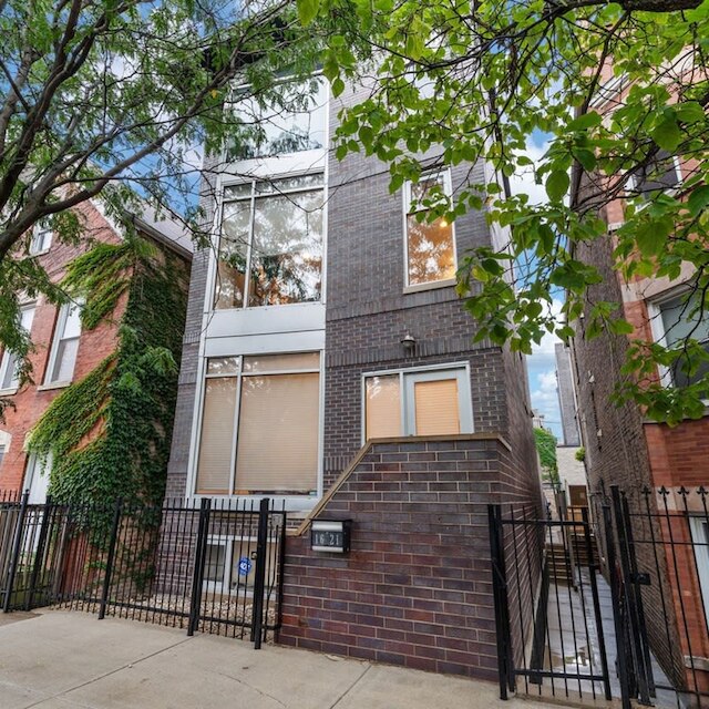 ラグジュアリアス 8 ベッド リトリート ステート オブ ザ アート シアター