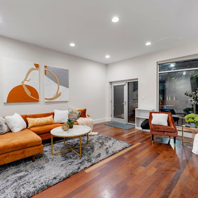 ラグジュアリアス 8 ベッド リトリート ステート オブ ザ アート シアター