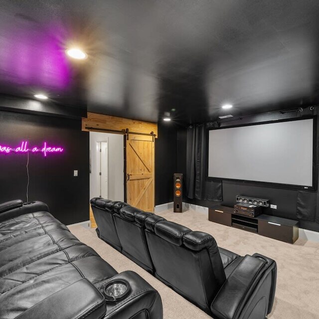 ラグジュアリアス 8 ベッド リトリート ステート オブ ザ アート シアター