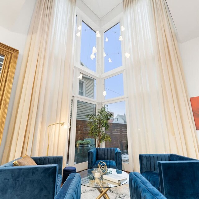 5ベッドルーム 5バスルーム アーキテクチャルエステート-シアター ジム ルーフトップ